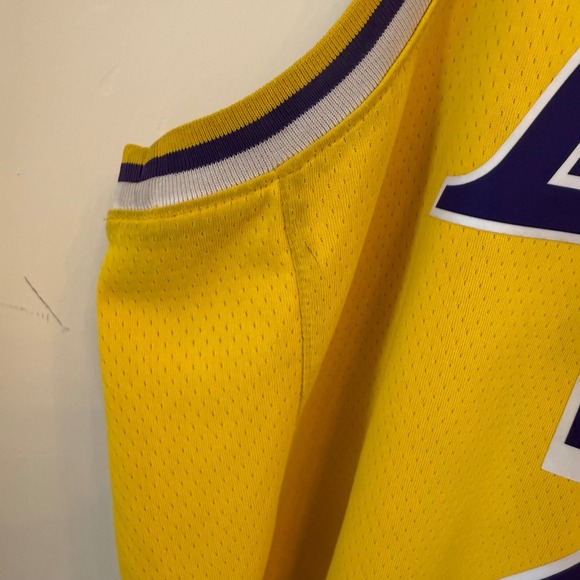 Nike NBA Lakers LeBron James #23 Yellow Jersey Men's Size 48 Large - Picture 4 of 5